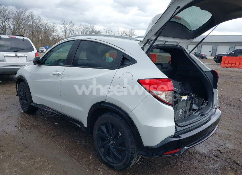 Photo 3 of 2022 Honda Hr-v AWD SPORT (VIN 3CZRU6H10NM774212)