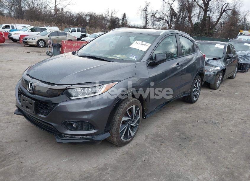 Photo 2 of 2019 Honda Hr-v SPORT (VIN 3CZRU6H11KG725644)
