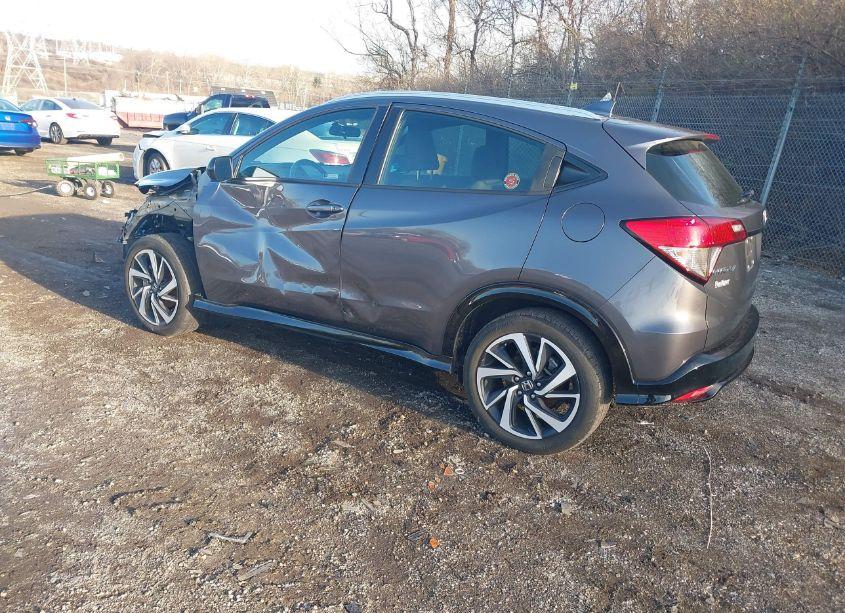 Photo 3 of 2019 Honda Hr-v SPORT (VIN 3CZRU6H11KG732626)