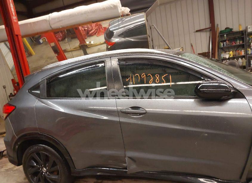 Photo 13 of 2021 Honda Hr-v AWD SPORT (VIN 3CZRU6H11MM744358)