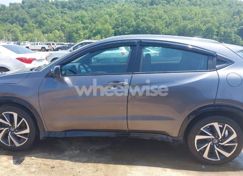 Photo 14 of 2019 Honda Hr-v SPORT (VIN 3CZRU6H12KG702938)