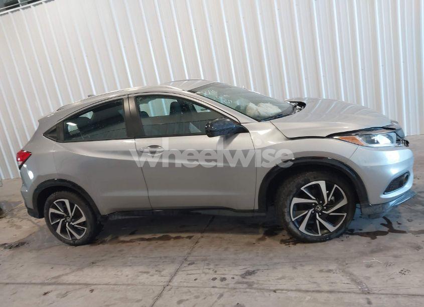 Photo 13 of 2019 Honda Hr-v SPORT (VIN 3CZRU6H13KG718789)