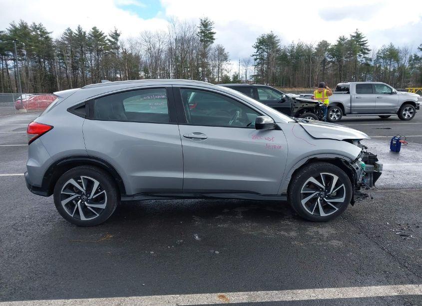 Photo 14 of 2019 Honda Hr-v SPORT (VIN 3CZRU6H13KM738266)