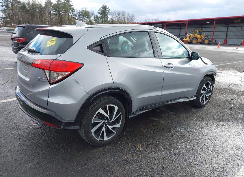 Photo 4 of 2019 Honda Hr-v SPORT (VIN 3CZRU6H13KM738266)