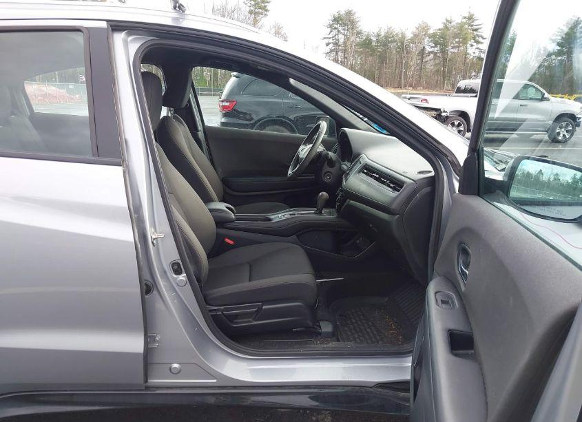 Photo 5 of 2019 Honda Hr-v SPORT (VIN 3CZRU6H13KM738266)