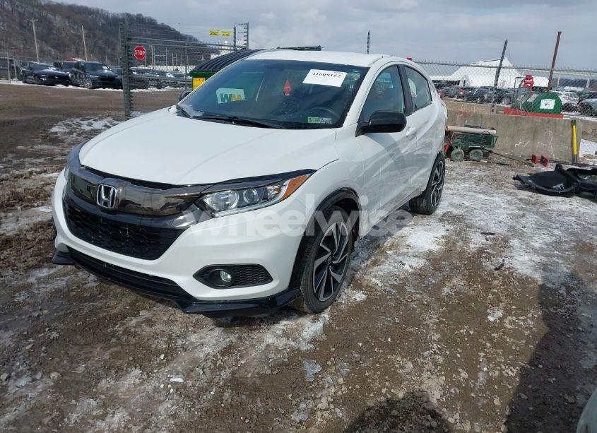 Photo 2 of 2020 Honda Hr-v AWD SPORT (VIN 3CZRU6H13LM704359)