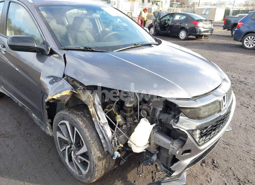 Photo 6 of 2020 Honda Hr-v AWD SPORT (VIN 3CZRU6H13LM732582)