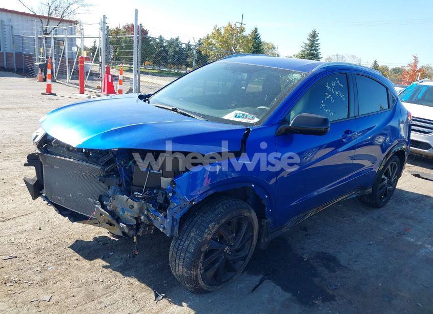 Photo 2 of 2022 Honda Hr-v AWD SPORT (VIN 3CZRU6H13NM701397)