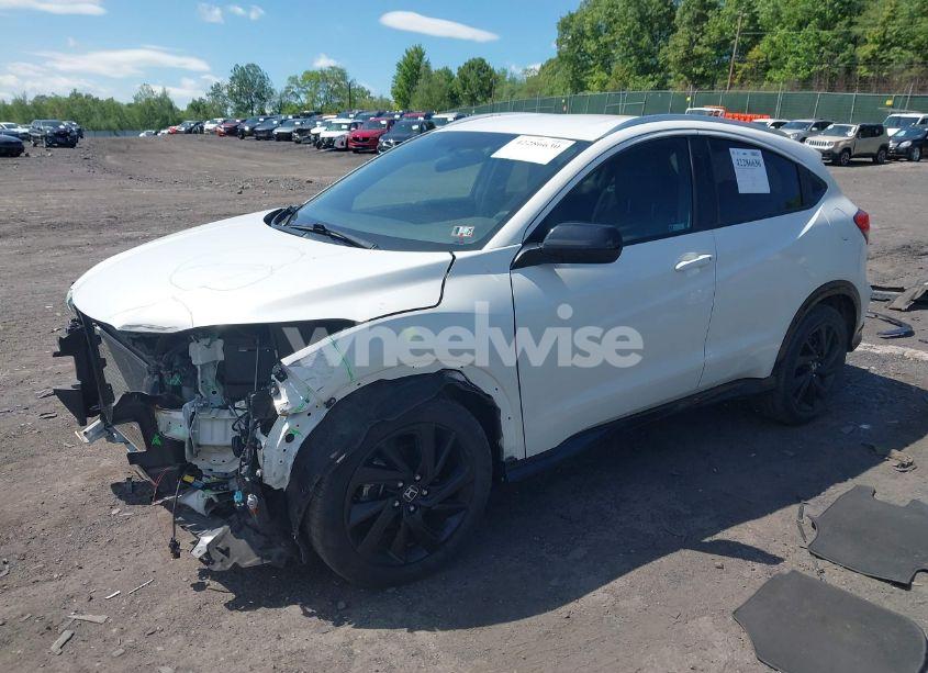 Photo 2 of 2022 Honda Hr-v AWD SPORT (VIN 3CZRU6H13NM706745)