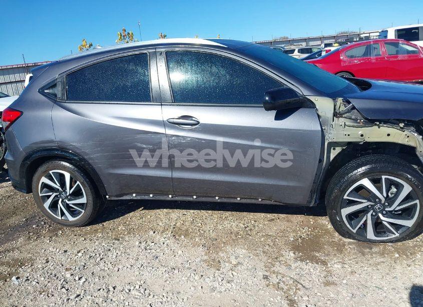 Photo 14 of 2019 Honda Hr-v SPORT (VIN 3CZRU6H14KM739278)