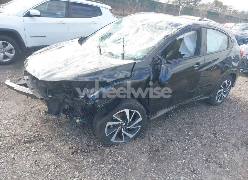 Photo 2 of 2019 Honda Hr-v SPORT (VIN 3CZRU6H14KM741127)