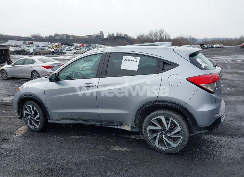Photo 14 of 2019 Honda Hr-v SPORT (VIN 3CZRU6H15KG722553)