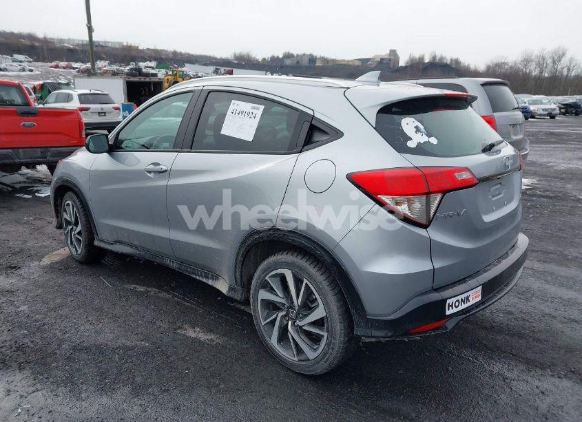 Photo 3 of 2019 Honda Hr-v SPORT (VIN 3CZRU6H15KG722553)