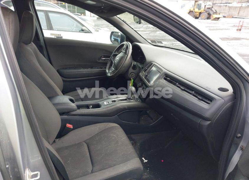 Photo 5 of 2019 Honda Hr-v SPORT (VIN 3CZRU6H15KG722553)
