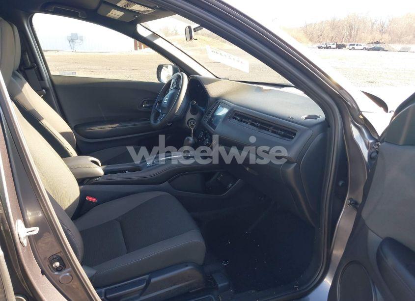 Photo 5 of 2022 Honda Hr-v AWD SPORT (VIN 3CZRU6H15NM710554)