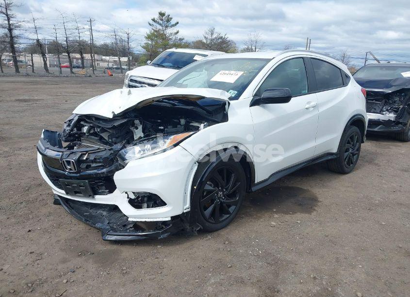 Photo 2 of 2022 Honda Hr-v AWD SPORT (VIN 3CZRU6H15NM755512)