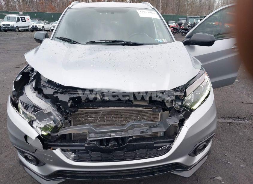 Photo 6 of 2019 Honda Hr-v SPORT (VIN 3CZRU6H16KG719371)