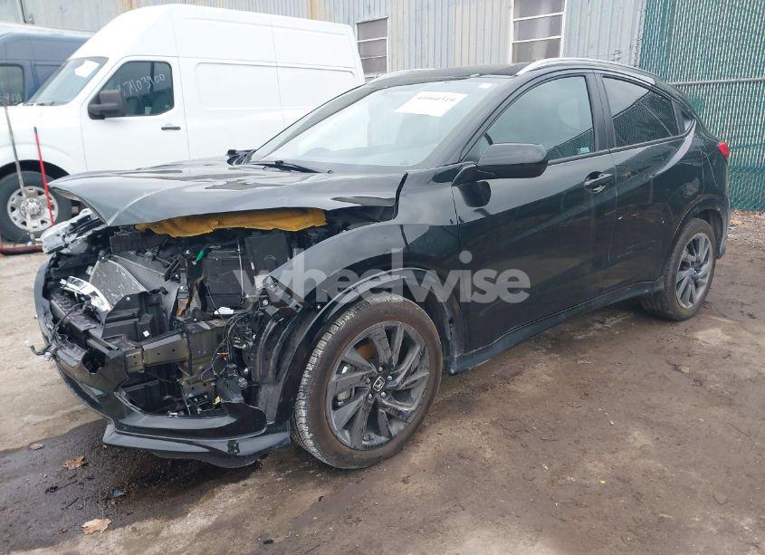 Photo 2 of 2022 Honda Hr-v AWD SPORT (VIN 3CZRU6H16NM751453)