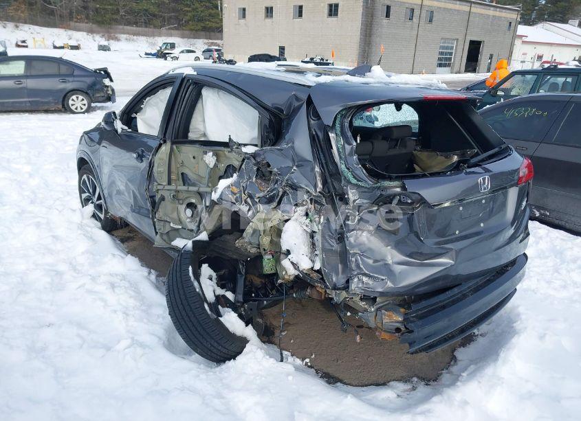 Photo 3 of 2019 Honda Hr-v SPORT (VIN 3CZRU6H17KG702837)