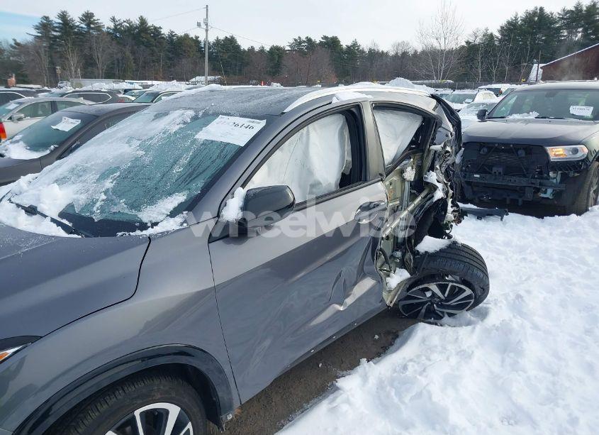 Photo 6 of 2019 Honda Hr-v SPORT (VIN 3CZRU6H17KG702837)