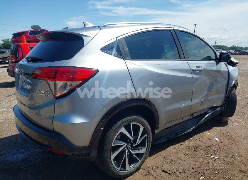 Photo 4 of 2019 Honda Hr-v SPORT (VIN 3CZRU6H17KG714390)