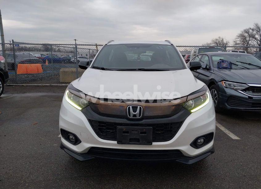 Photo 12 of 2019 Honda Hr-v SPORT (VIN 3CZRU6H17KM709093)