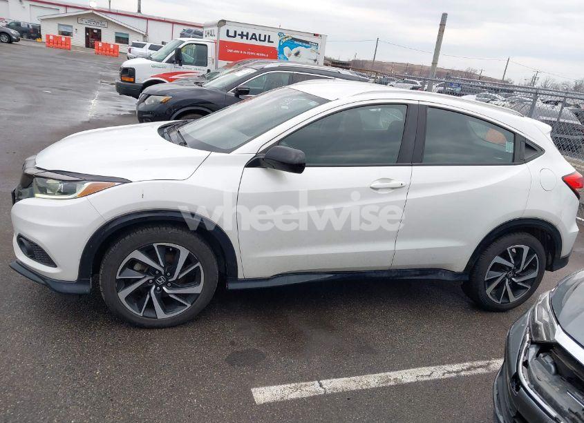 Photo 14 of 2019 Honda Hr-v SPORT (VIN 3CZRU6H17KM709093)