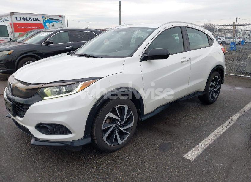 Photo 2 of 2019 Honda Hr-v SPORT (VIN 3CZRU6H17KM709093)
