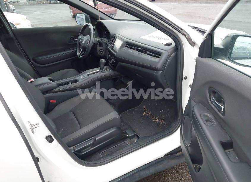 Photo 5 of 2019 Honda Hr-v SPORT (VIN 3CZRU6H17KM709093)