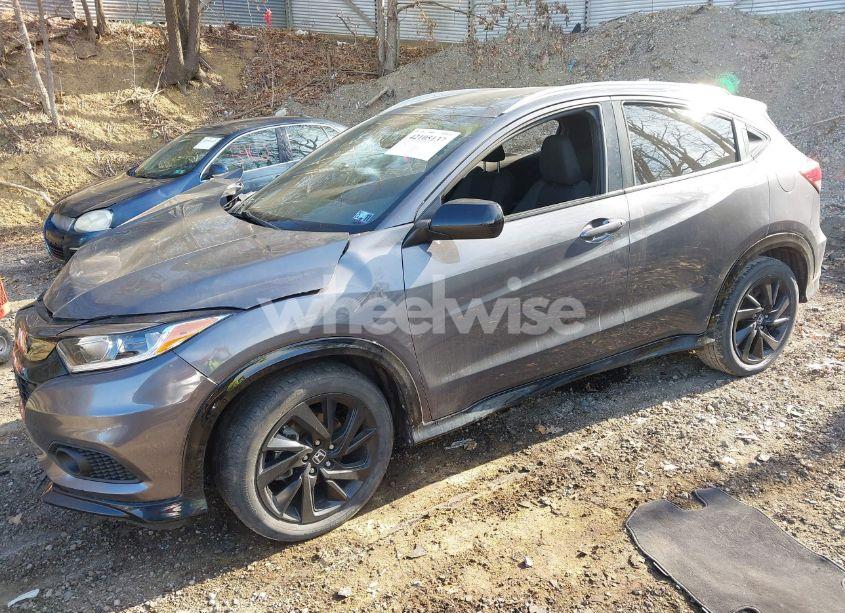Photo 2 of 2022 Honda Hr-v AWD SPORT (VIN 3CZRU6H17NM746231)