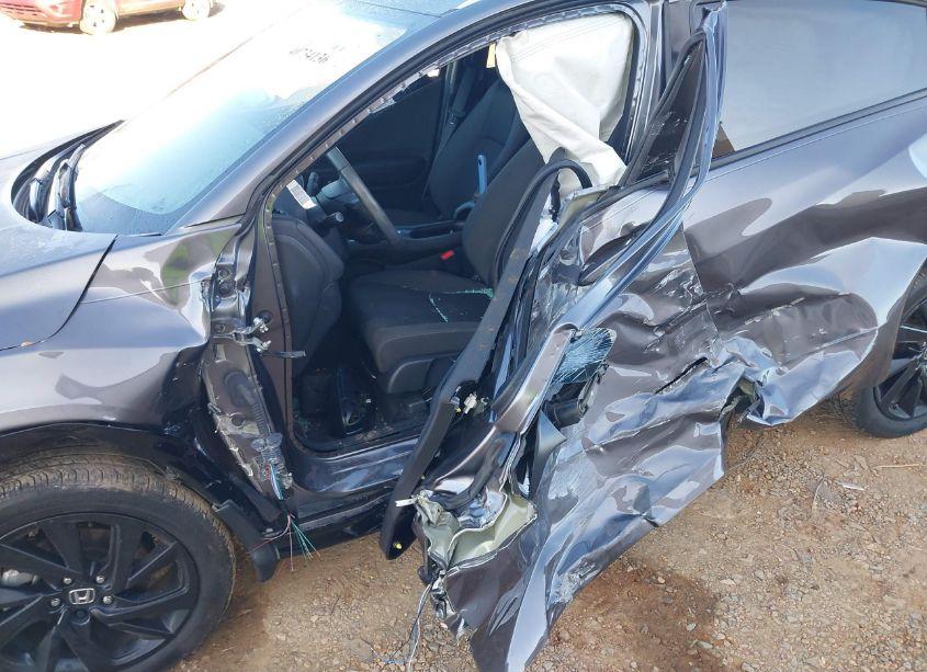 Photo 6 of 2022 Honda Hr-v AWD SPORT (VIN 3CZRU6H17NM754331)