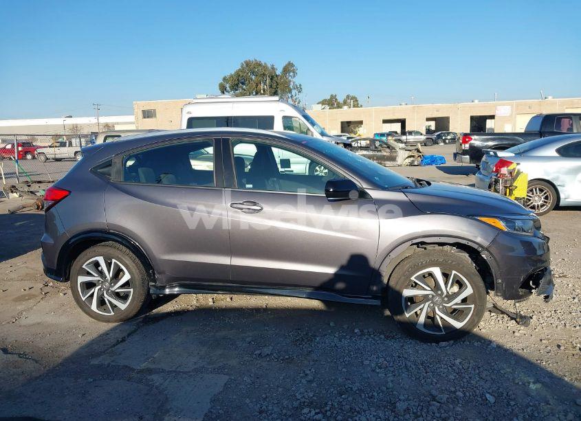 Photo 13 of 2019 Honda Hr-v SPORT (VIN 3CZRU6H18KG701096)