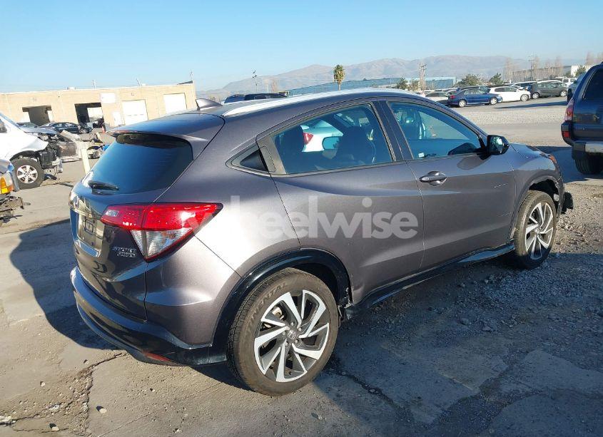 Photo 4 of 2019 Honda Hr-v SPORT (VIN 3CZRU6H18KG701096)