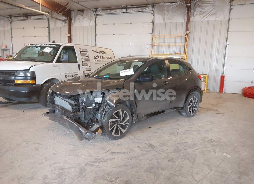 Photo 2 of 2019 Honda Hr-v SPORT (VIN 3CZRU6H18KG706038)