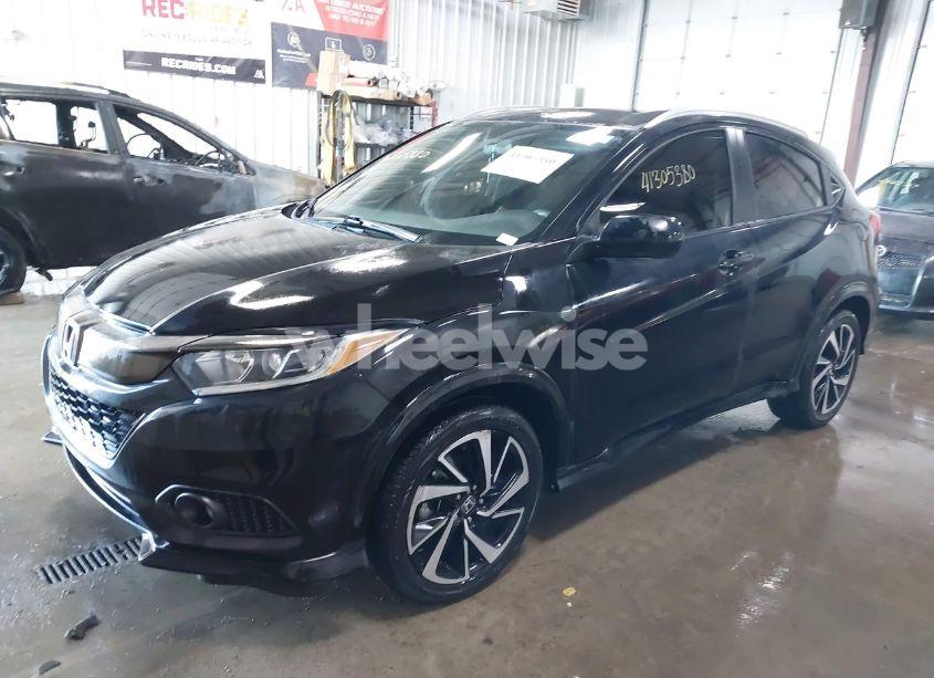 Photo 2 of 2019 Honda Hr-v SPORT (VIN 3CZRU6H18KG732803)