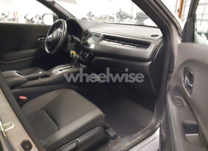 Photo 5 of 2020 Honda Hr-v AWD SPORT (VIN 3CZRU6H18LG701889)