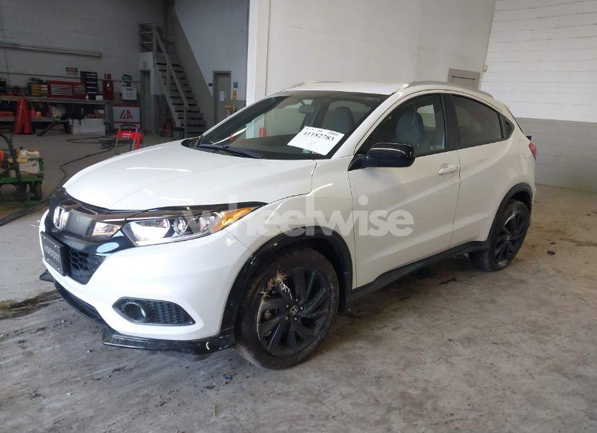 Photo 2 of 2022 Honda Hr-v AWD SPORT (VIN 3CZRU6H18NM741815)