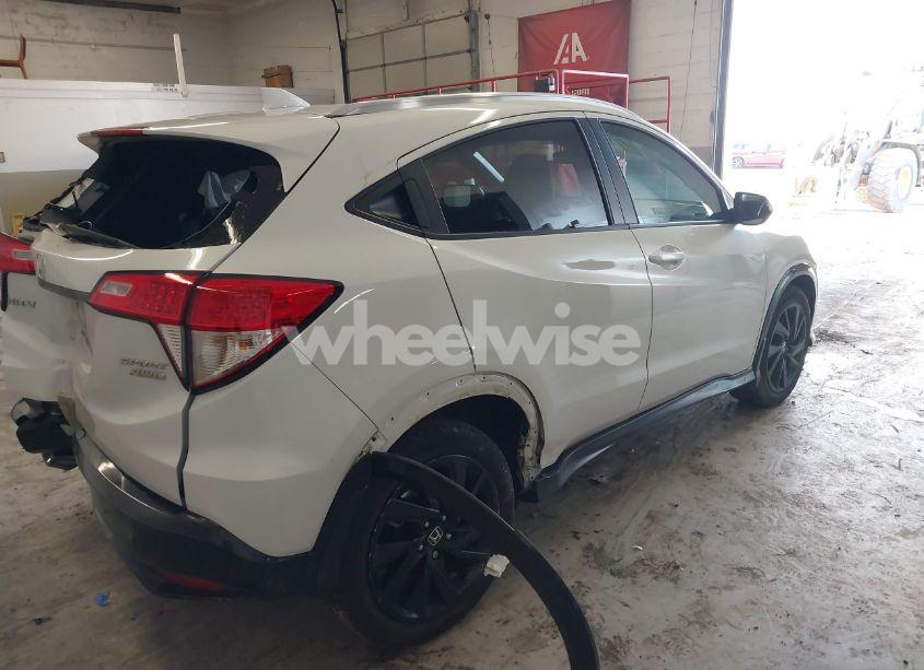 Photo 4 of 2022 Honda Hr-v AWD SPORT (VIN 3CZRU6H18NM741815)