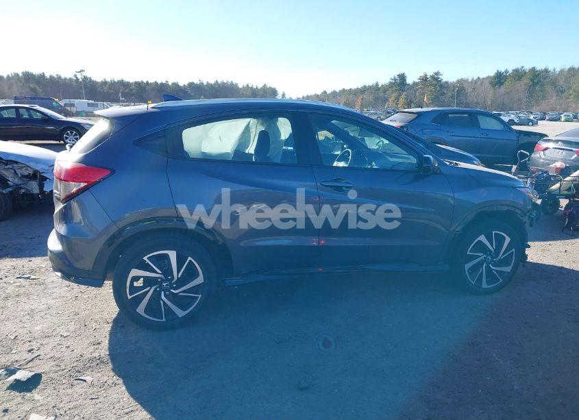 Photo 14 of 2019 Honda Hr-v SPORT (VIN 3CZRU6H19KG710339)