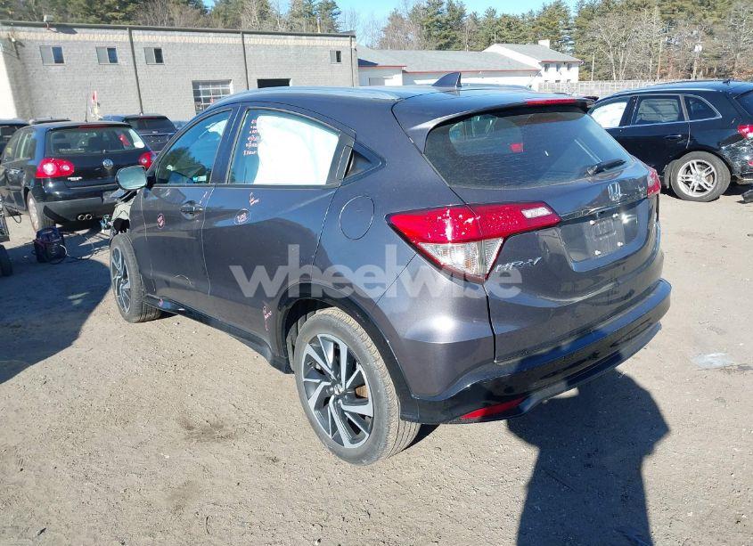 Photo 3 of 2019 Honda Hr-v SPORT (VIN 3CZRU6H19KG710339)
