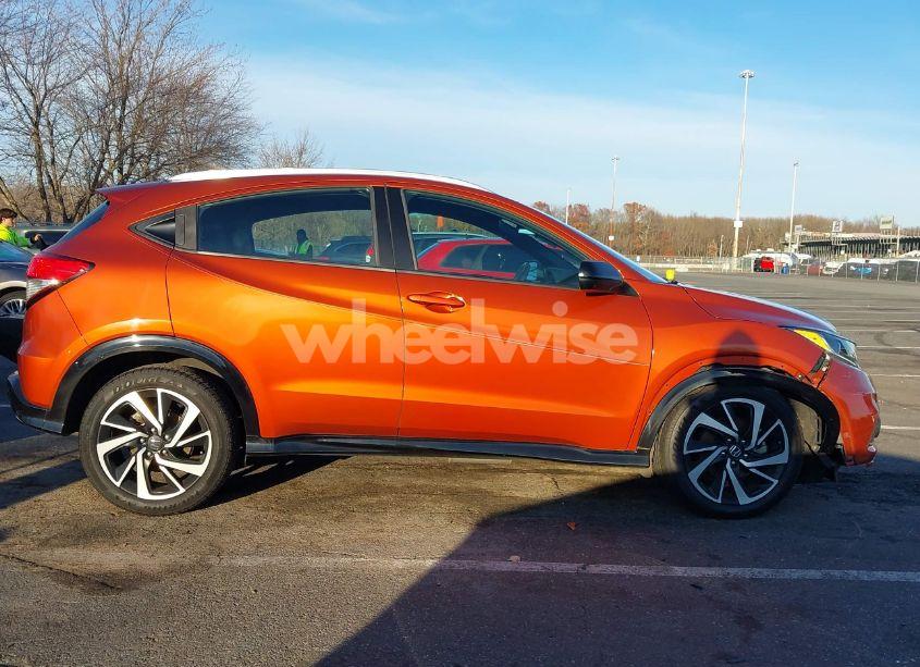 Photo 13 of 2019 Honda Hr-v SPORT (VIN 3CZRU6H19KG713015)