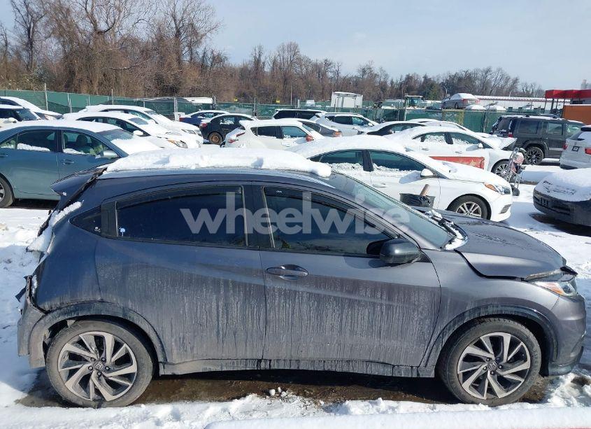 Photo 13 of 2019 Honda Hr-v SPORT (VIN 3CZRU6H19KG714164)