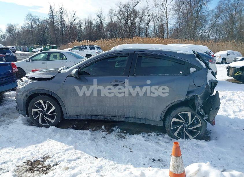 Photo 14 of 2019 Honda Hr-v SPORT (VIN 3CZRU6H19KG714164)