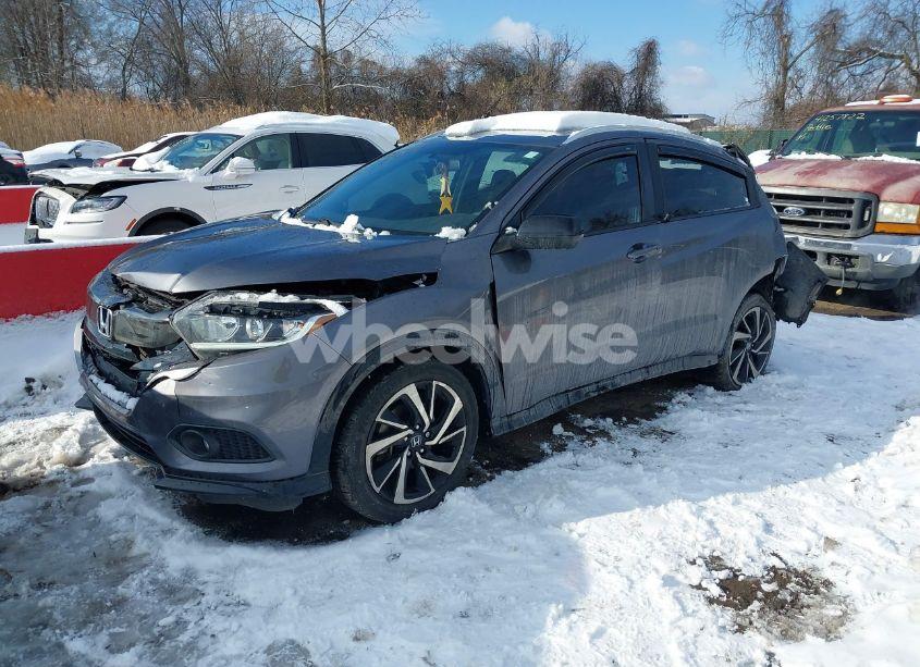 Photo 2 of 2019 Honda Hr-v SPORT (VIN 3CZRU6H19KG714164)