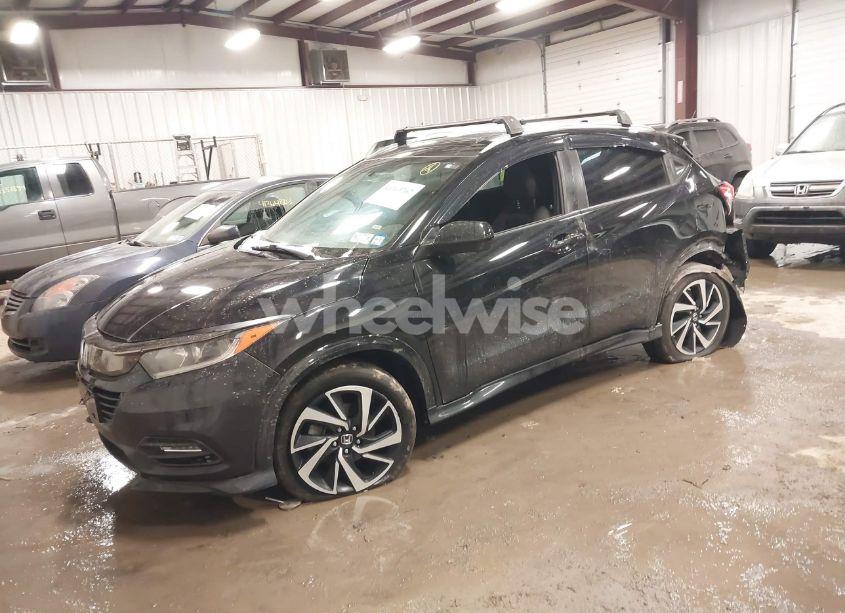 Photo 2 of 2019 Honda Hr-v SPORT (VIN 3CZRU6H1XKG705912)