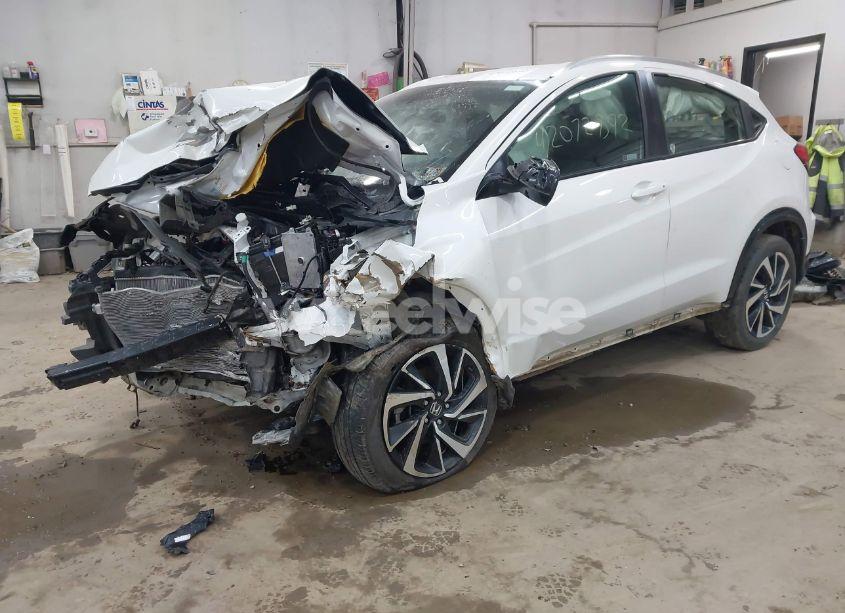 Photo 2 of 2019 Honda Hr-v SPORT (VIN 3CZRU6H1XKM705684)