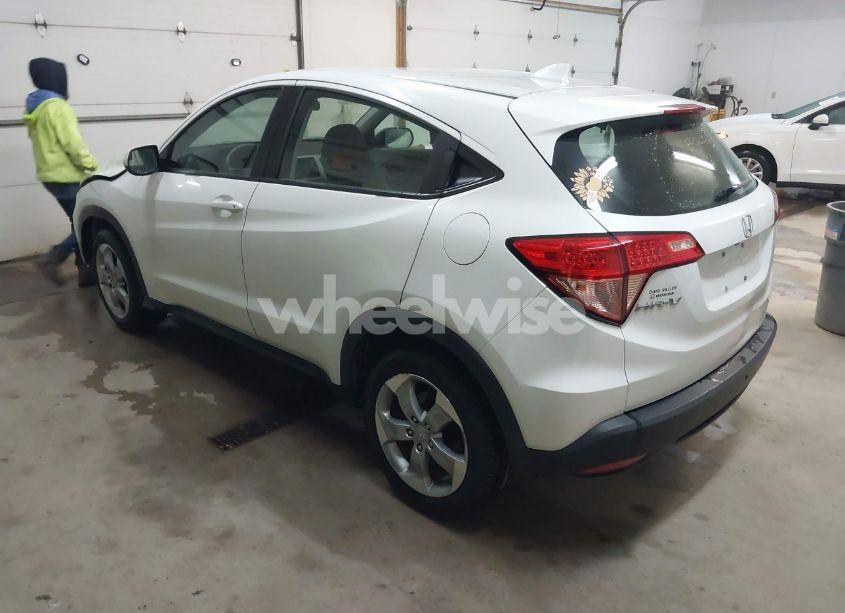 Photo 3 of 2016 Honda Hr-v LX (VIN 3CZRU6H30GM759620)