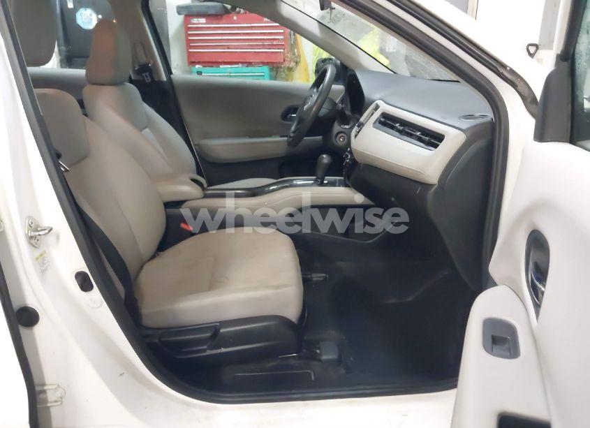 Photo 5 of 2016 Honda Hr-v LX (VIN 3CZRU6H30GM759620)