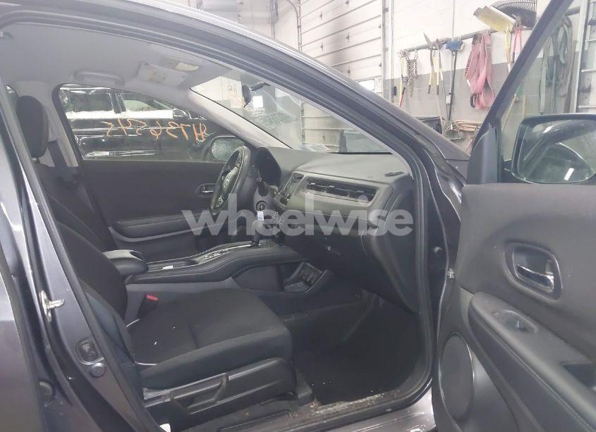 Photo 5 of 2017 Honda Hr-v LX (VIN 3CZRU6H30HG709252)