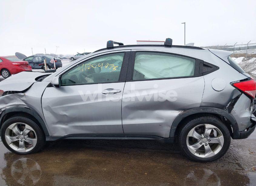 Photo 14 of 2018 Honda Hr-v LX (VIN 3CZRU6H30JG700184)